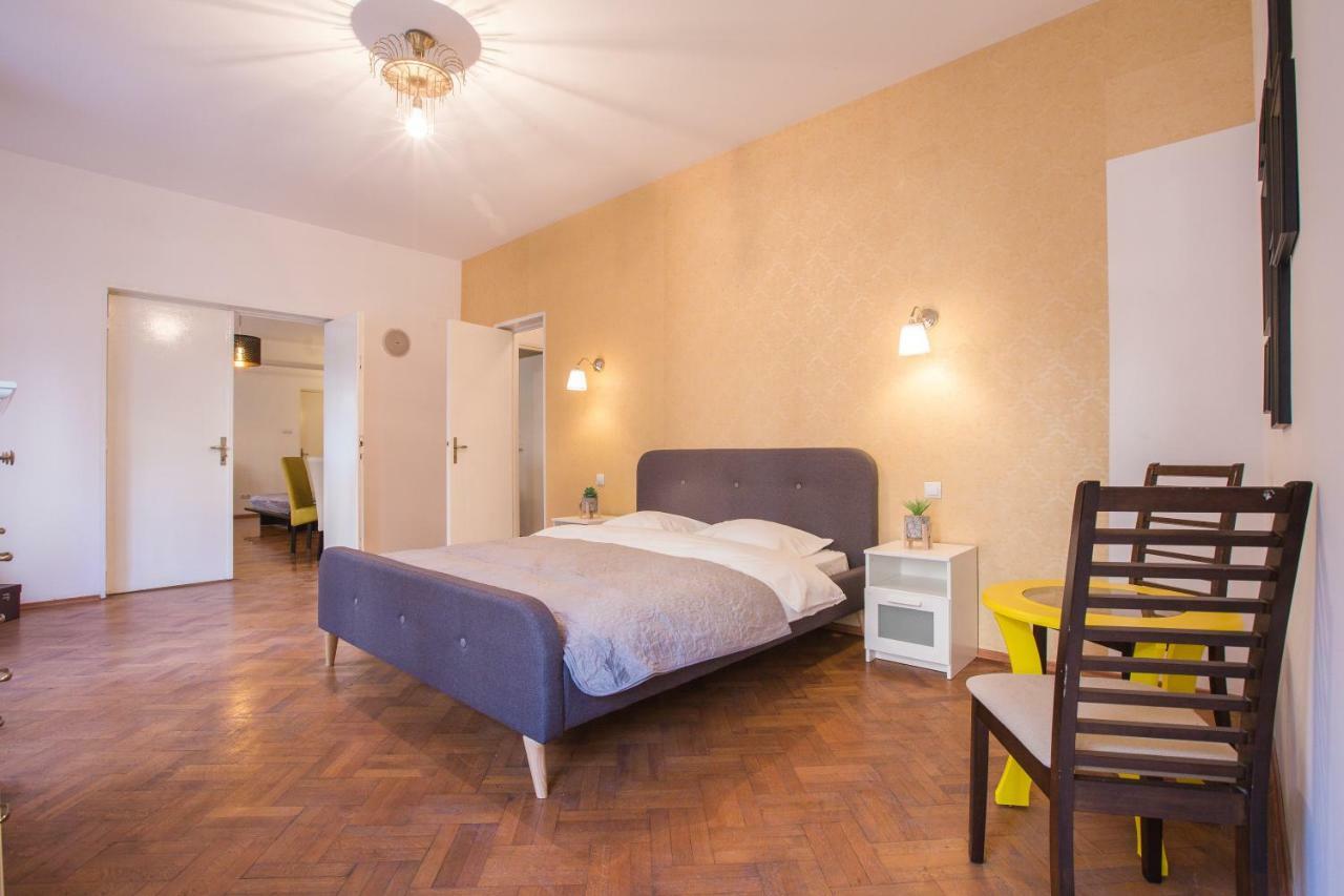 Color Apartments Nicolae Tonitza St Bucureşti Ngoại thất bức ảnh
