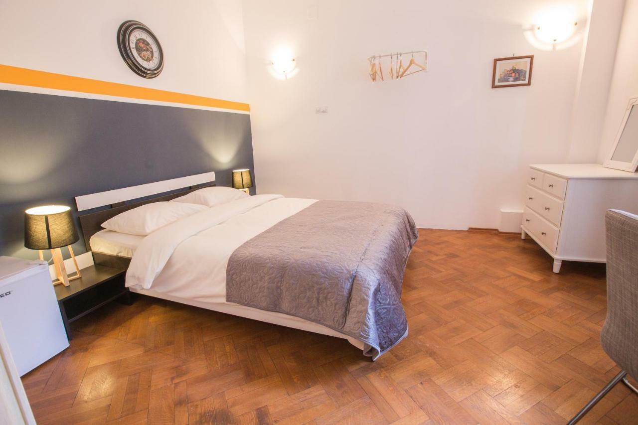 Color Apartments Nicolae Tonitza St Bucureşti Ngoại thất bức ảnh