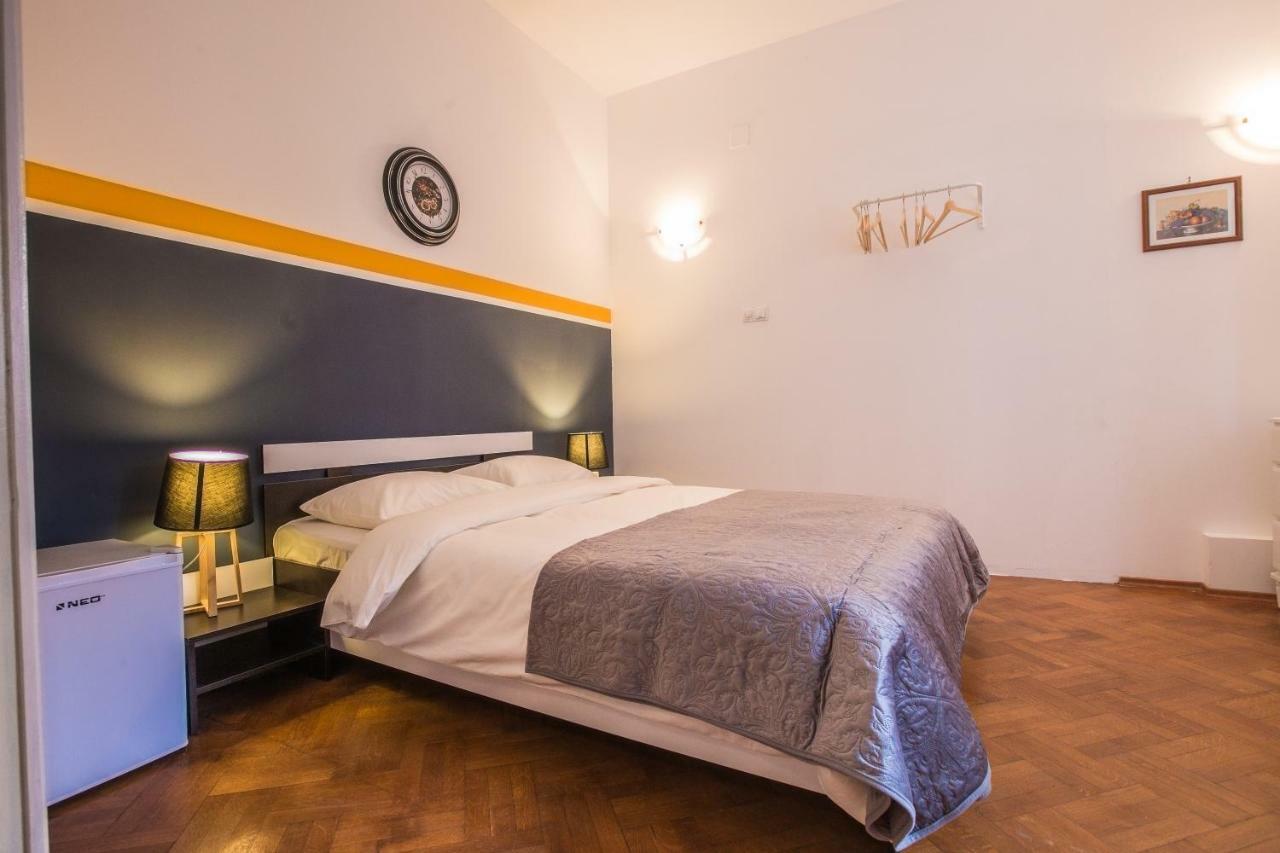 Color Apartments Nicolae Tonitza St Bucureşti Ngoại thất bức ảnh