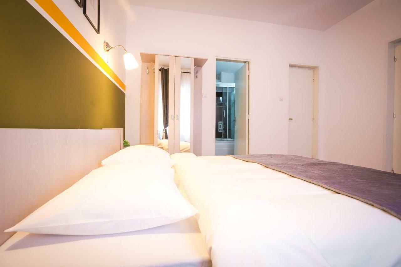 Color Apartments Nicolae Tonitza St Bucureşti Ngoại thất bức ảnh